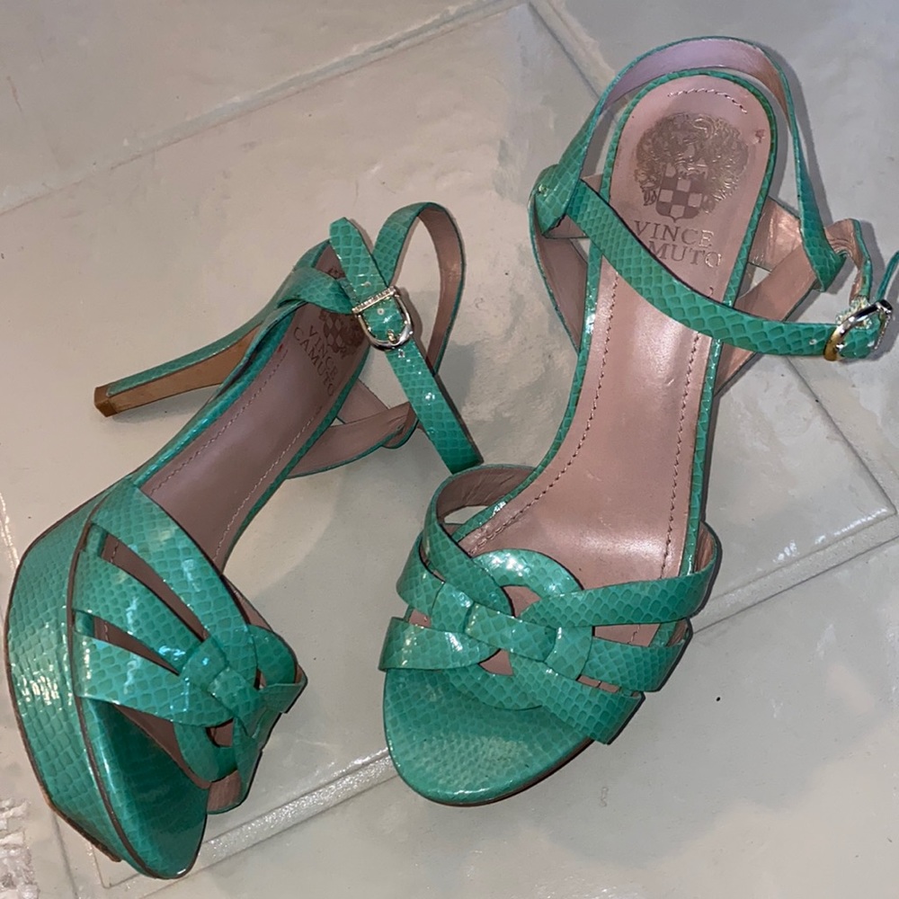 VINCE CAMUTO TOLEO PLATFORM HEELS